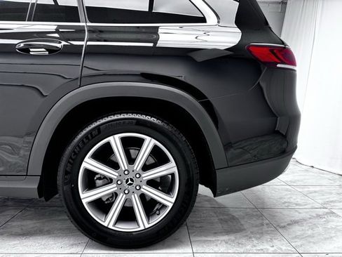 Used 2023 Mercedes-Benz GLS 450 4MATIC image 10