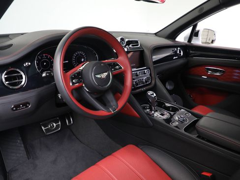 New 2025 Bentley Bentayga Extended Wheelbase image 15