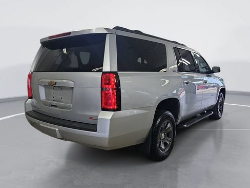 Used 2017 Chevrolet Suburban LT w/ Luxury Package AWD/4WD image 3