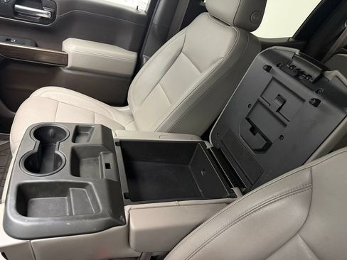 Used 2019 Chevrolet Silverado 1500 LT w/ Convenience Package AWD/4WD image 18