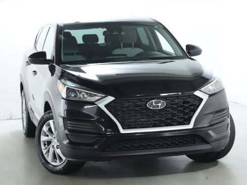 Used 2020 Hyundai Tucson SE image 1