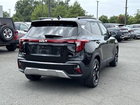 Used 2024 Kia Seltos EX AWD/4WD image 2