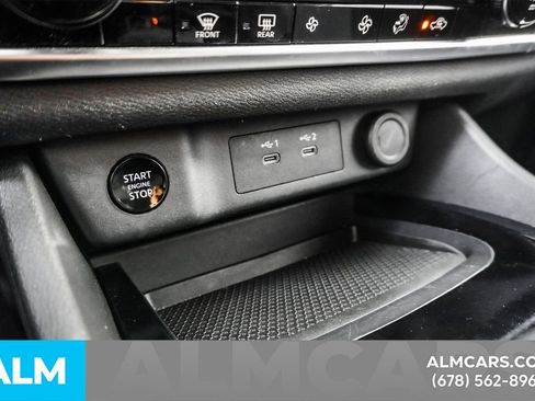 Used 2024 Nissan Rogue SV image 38