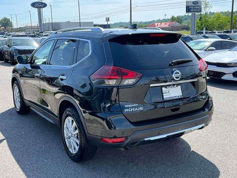 Used 2020 Nissan Rogue SV FWD image 28