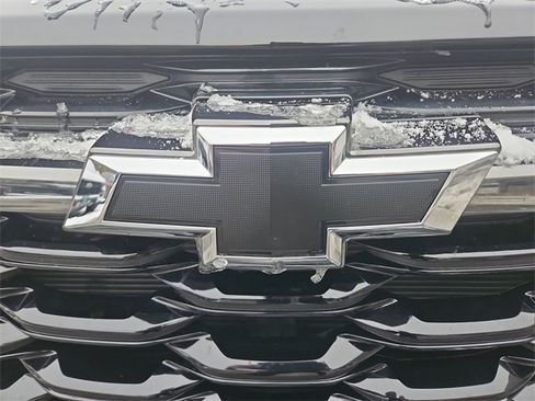 Used 2025 Chevrolet Trax RS w/ Driver Confidence Package image 28