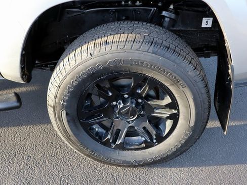 Used 2022 Toyota Tacoma TRD Off-Road image 19