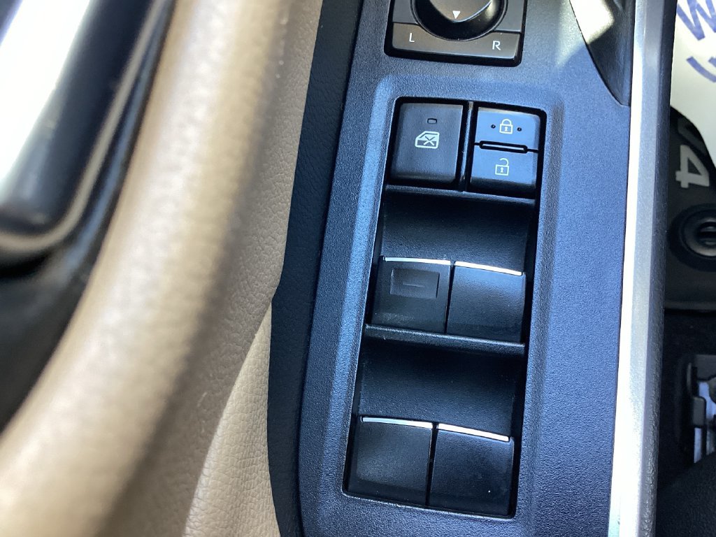 Used 2020 Toyota RAV4 XLE Premium AWD/4WD image 40