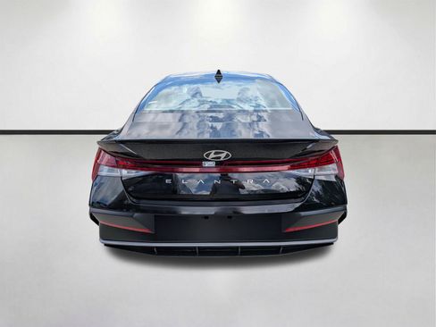 New 2026 Hyundai Elantra SEL Sport FWD image 5