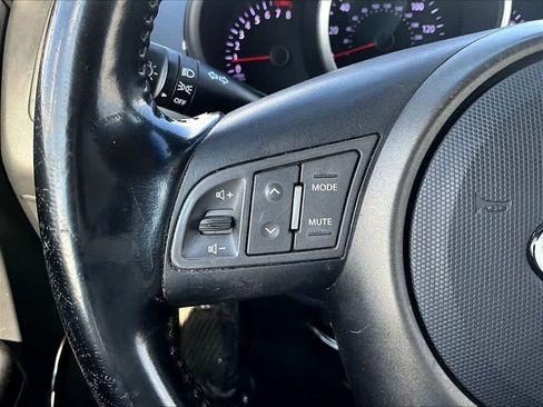 Used 2013 Kia Soul + FWD image 12