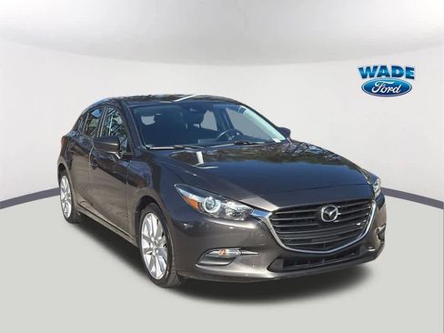 Used 2017 MAZDA MAZDA3 Touring image 3