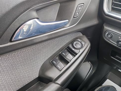 Used 2021 Chevrolet TrailBlazer LT w/ Convenience Package image 22