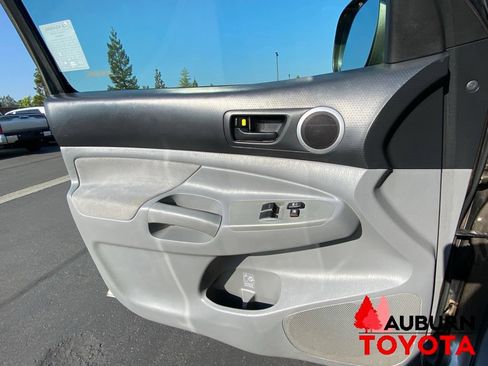 Used 2009 Toyota Tacoma PreRunner RWD image 32