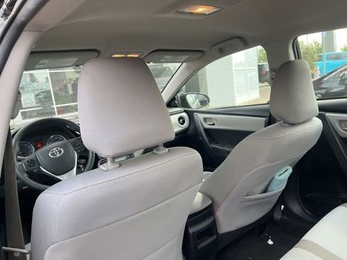 Used 2018 Toyota Corolla LE FWD image 5