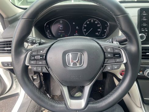 Used 2022 Honda Accord Touring image 25