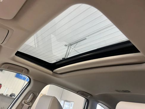 Used 2020 Honda CR-V Touring image 31