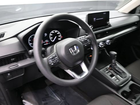 Used 2025 Honda CR-V LX image 17