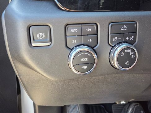 Used 2024 GMC Sierra 1500 SLE w/ X31 Off-Road Package AWD/4WD image 33