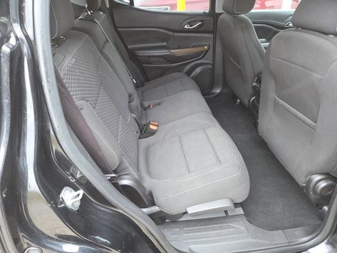 Used 2019 GMC Acadia SLE image 16