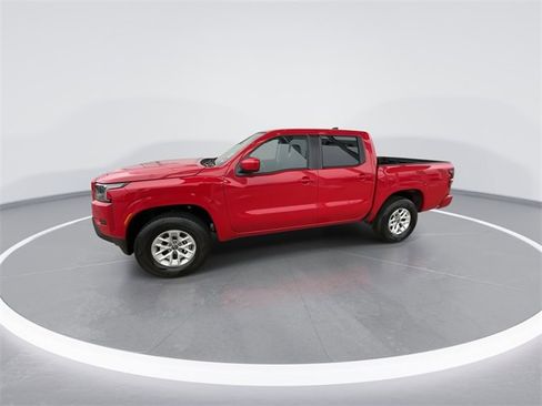 Used 2024 Nissan Frontier SV image 5