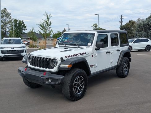 Used 2025 Jeep Wrangler Unlimited Rubicon AWD/4WD image 11