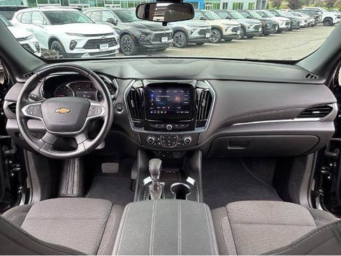 Used 2022 Chevrolet Traverse LT w/ LPO, Floor Liner Package AWD/4WD image 9