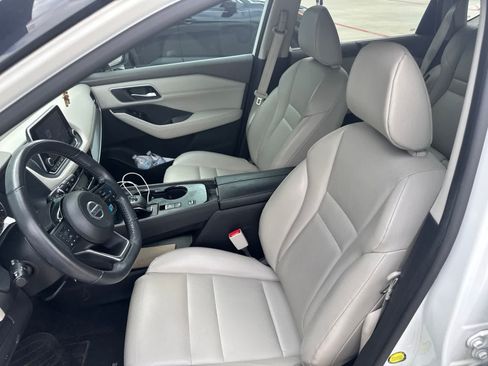 Used 2021 Nissan Rogue SV w/ Premium Package FWD image 6