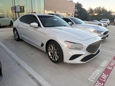 Used 2022 Genesis G70 2.0T RWD image 3