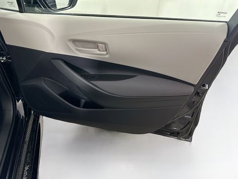 Used 2026 Toyota Corolla LE image 31