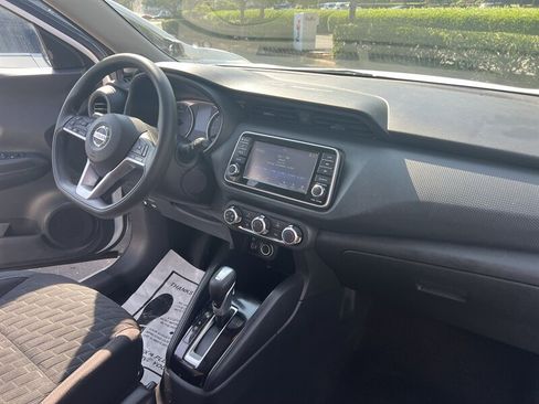 Used 2021 Nissan Kicks S FWD image 13