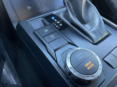 Used 2025 Toyota Tacoma TRD Sport w/ TRD Sport Upgrade Package image 37