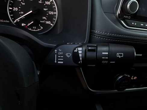Used 2025 Nissan Rogue SV FWD image 36