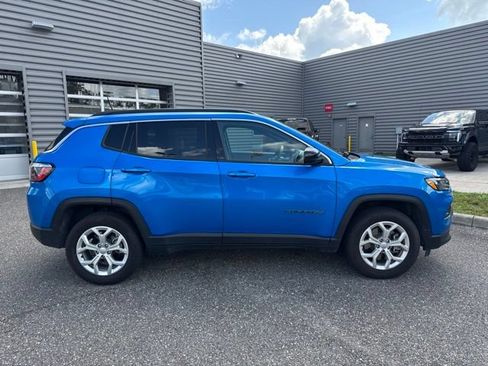 Used 2024 Jeep Compass Latitude AWD/4WD image 4