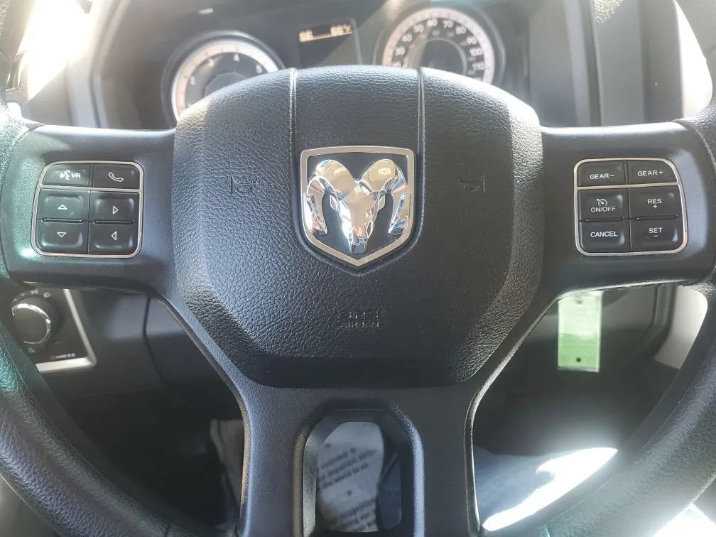 Used 2017 RAM 1500 Classic SLT AWD/4WD image 18