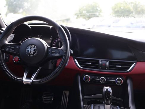 Used 2018 Alfa Romeo Giulia Quadrifoglio w/ Driver Assist Dynamic Package RWD image 23