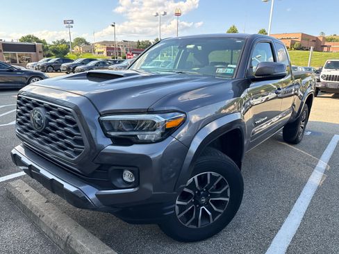 Used 2023 Toyota Tacoma TRD Sport w/ Technology Package AWD/4WD image 1