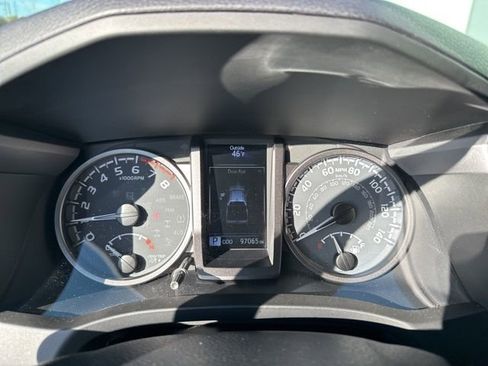 Used 2022 Toyota Tacoma TRD Off-Road w/ TRD Premium Off Road Package image 24