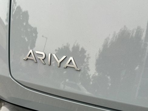 Certified 2023 Nissan Ariya FWD image 7