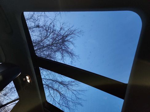 Used 2022 Ford Explorer XLT w/ Equipment Group 202A image 14