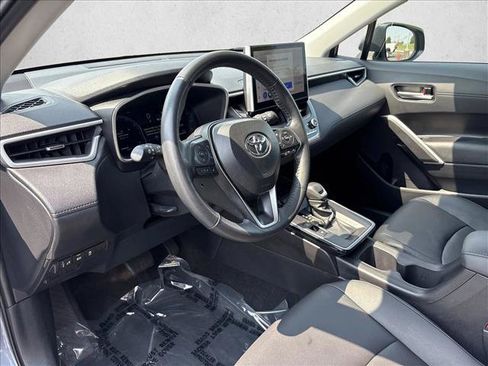 Certified 2026 Toyota Corolla Cross XLE FWD image 9
