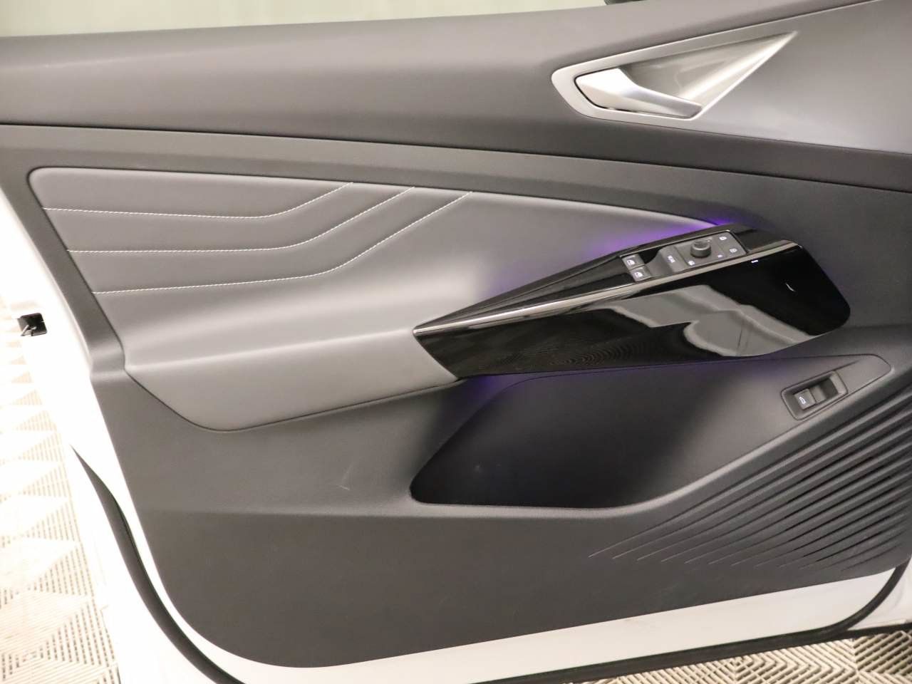 Certified 2023 Volkswagen ID.4 S RWD image 18