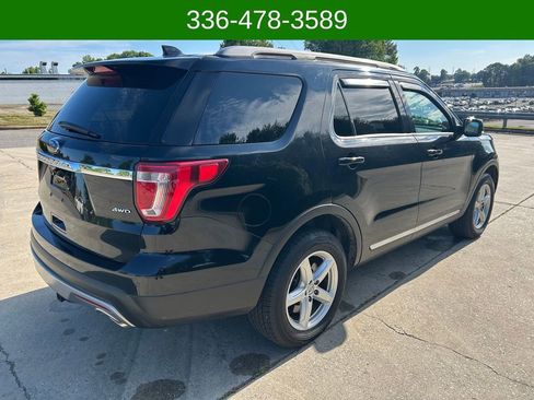 Used 2017 Ford Explorer XLT w/ Equipment Group 202A AWD/4WD image 5