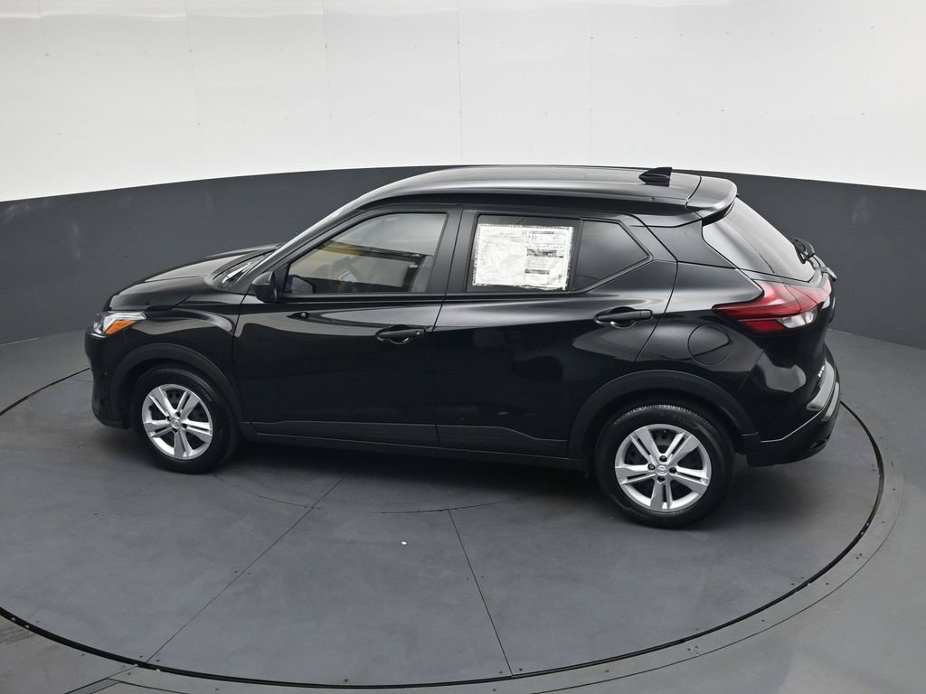 Certified 2025 Nissan Kicks Play S FWD image 31