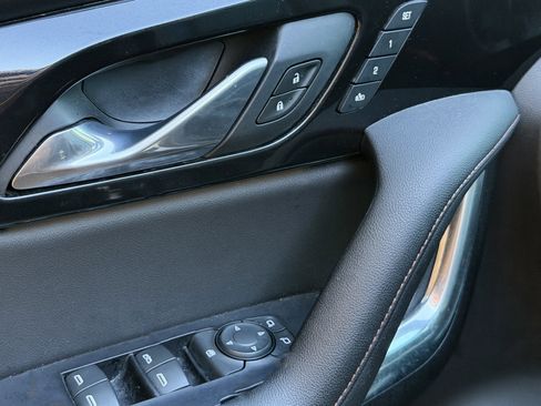 Used 2019 Chevrolet Blazer Premier w/ Sun and Wheels Package image 6