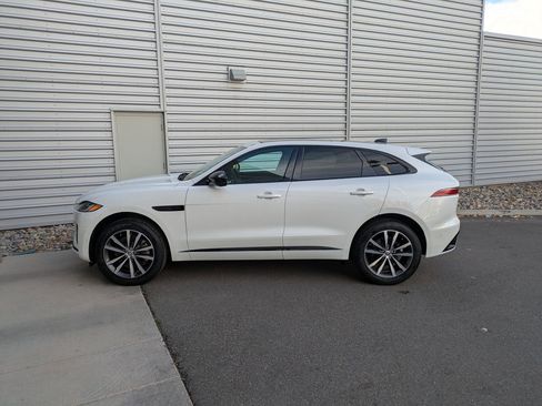 New 2026 Jaguar F-PACE R-Dynamic S image 2