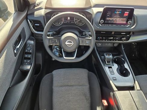 Used 2023 Nissan Rogue SV FWD image 14