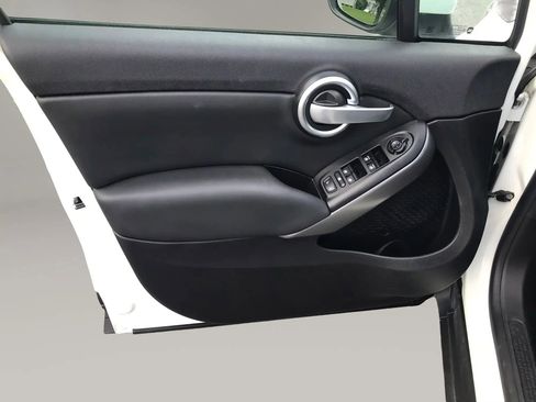 Used 2017 FIAT 500X Pop FWD image 11