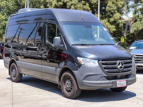 Used 2024 Mercedes-Benz Sprinter 2500 image 5