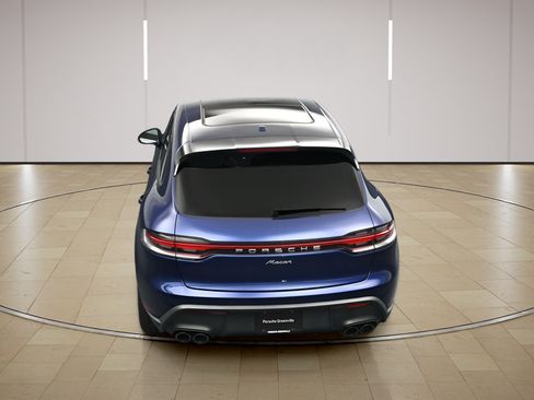 Certified 2023 Porsche Macan AWD/4WD image 37