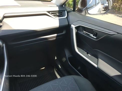Used 2025 Toyota RAV4 XLE FWD image 17
