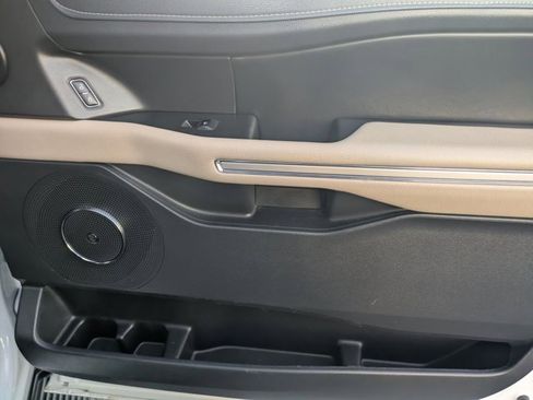 Used 2024 Ford Expedition Max Limited image 31